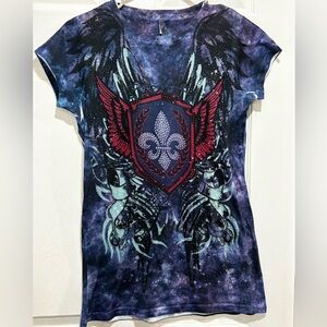 Graphic Tee with Winged Crest Design